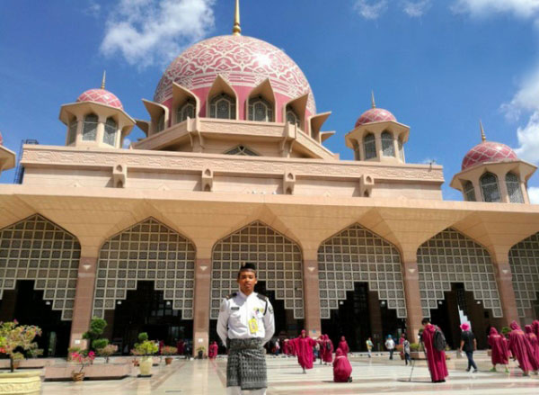 chuyen-chang-trai-bao-ve-nguoi-malaysia